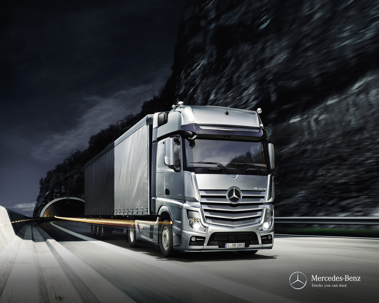 new-actros_multimedia_wallpaper_02_1280x1024.jpg